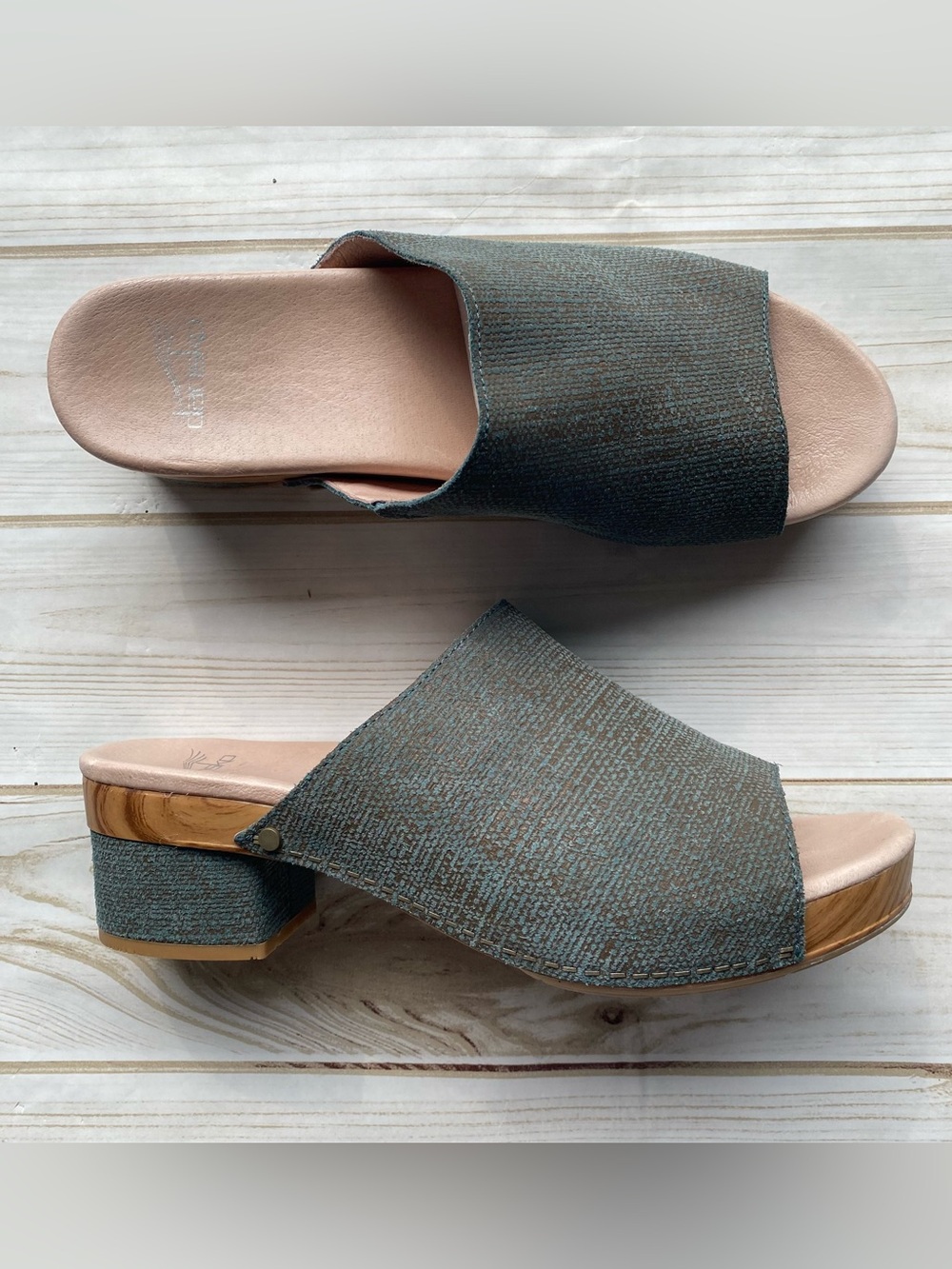 Dansko Maci slide sandal clog textured green suede nubuck fall transition 41 9.5